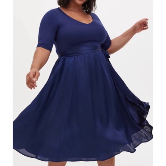 🆕 Knit to Woven Midi Dress 1 1X 14 16 NWT Torrid New! Blue - Picture 4 of 6